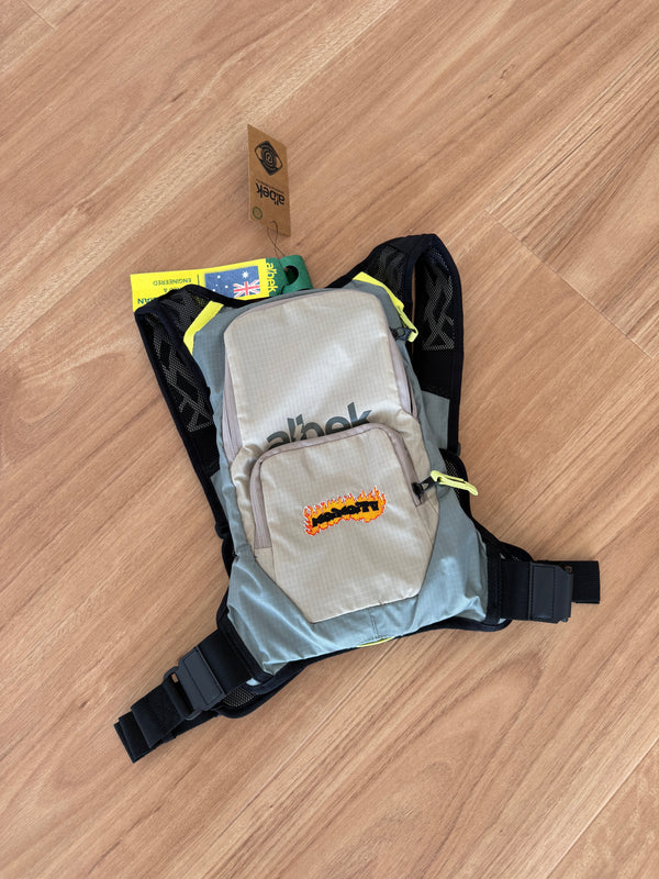 Albek X MoiMoi TV Scorched H20-Haul four Hydration Pack 2.0L
